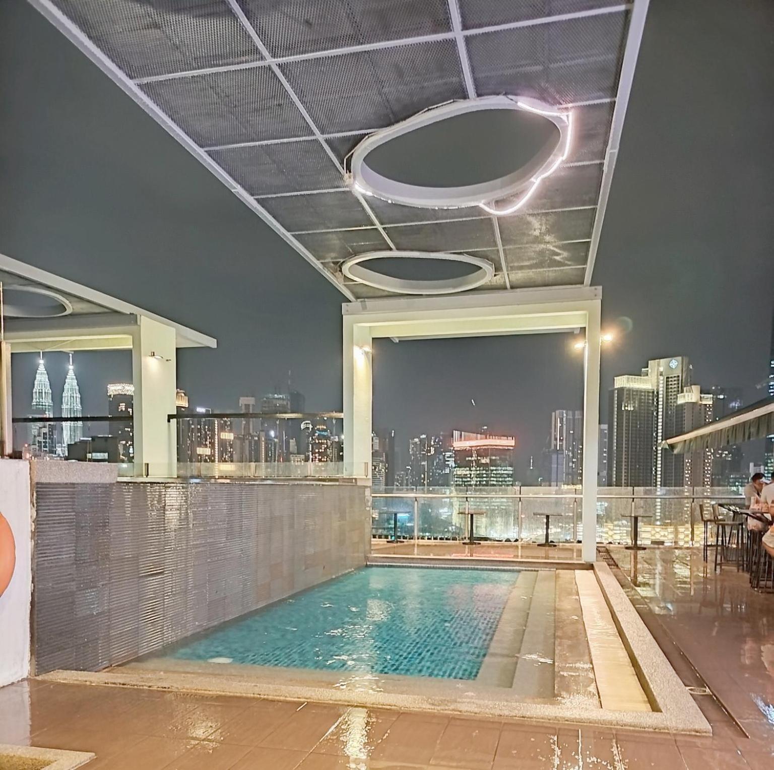 Lila D, Majestic Place Apartemen