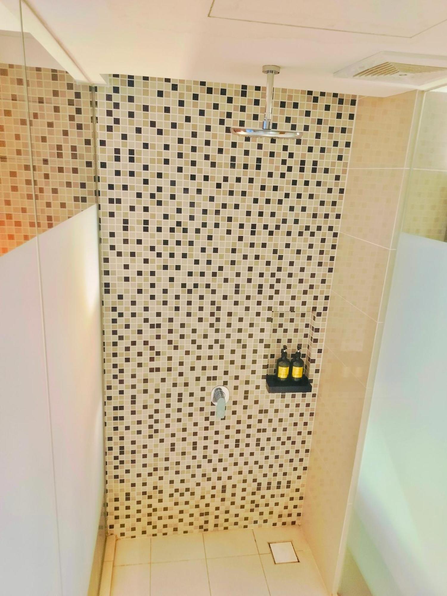 Apartemen Lila D, Majestic Place